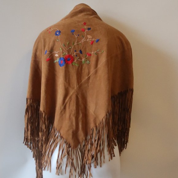 Shag Boutique Brown Faux Suede Fringe Shawl With Floral Design * - Picture 5 of 6